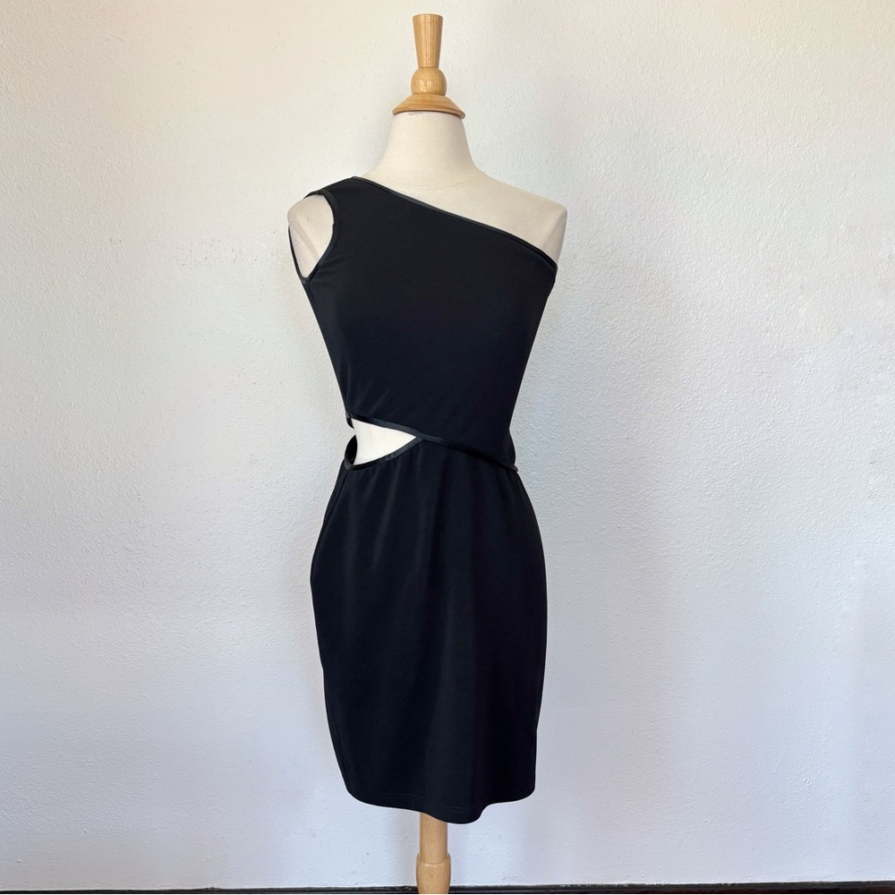 Vintage Solid Black One-Shoulder Cut Out Party Dress